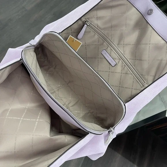 MICHAEL KORS Christina Large Suede Triple Gusset Shoulder Tote Bag
Lt Quartz
NWT - Picture 9 of 16
